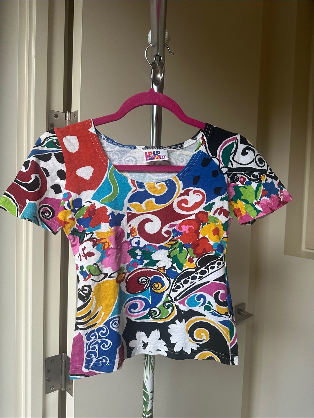 Vintage Red and Blue Graphic Fitted Short Sleeve Tee